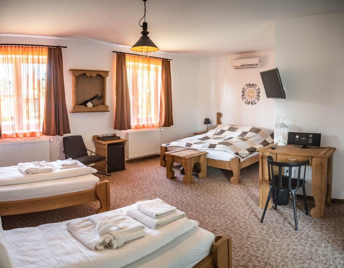 Szabolcs Vezér Panzió Bed and Breakfast Exterior foto