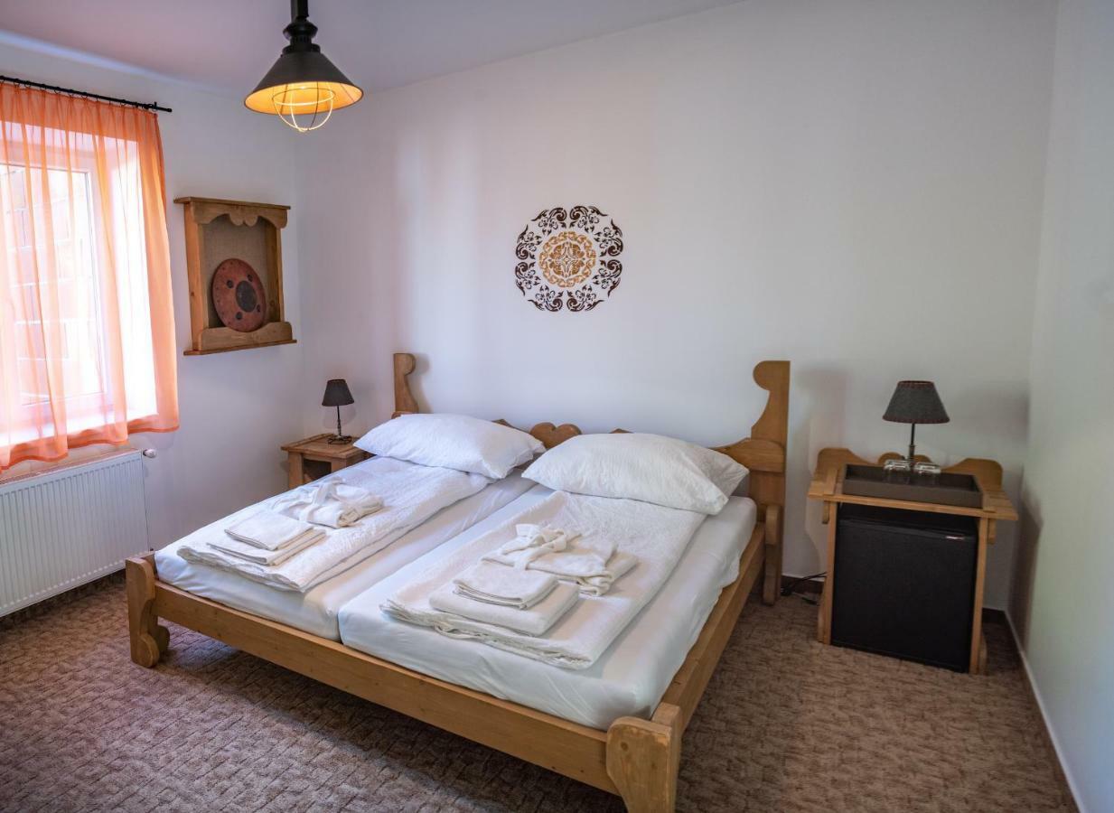 Szabolcs Vezér Panzió Bed and Breakfast Exterior foto