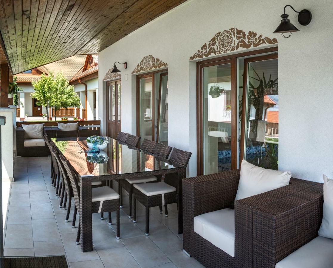 Szabolcs Vezér Panzió Bed and Breakfast Exterior foto